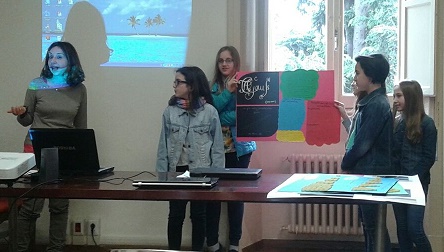 Ragazzi e professoressa Mara