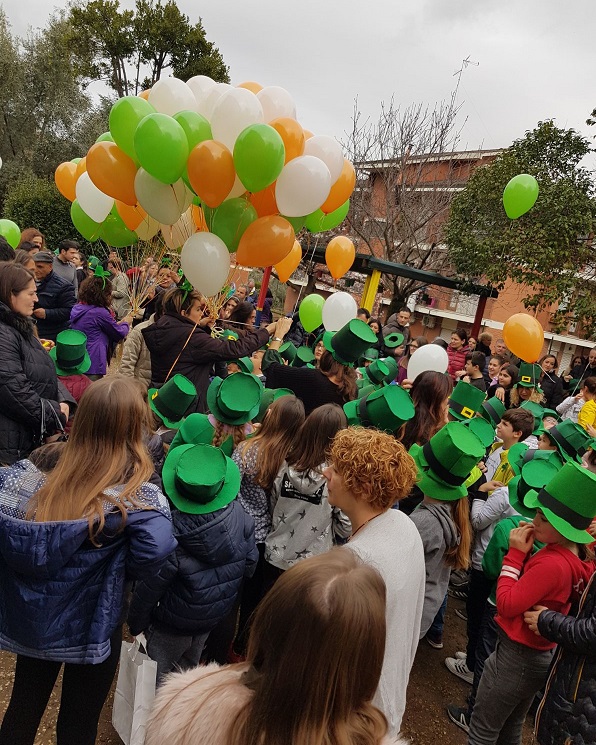 ragazzi e palloncini