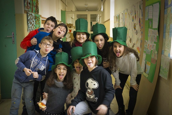 bambini con cappello di san patrizio