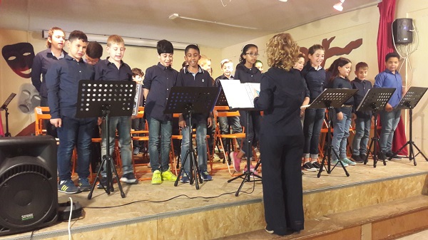 esibizione dell'orchestra Graziosi Junior