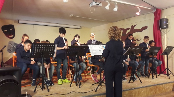 esibizione dell'orchestra Graziosi Junior